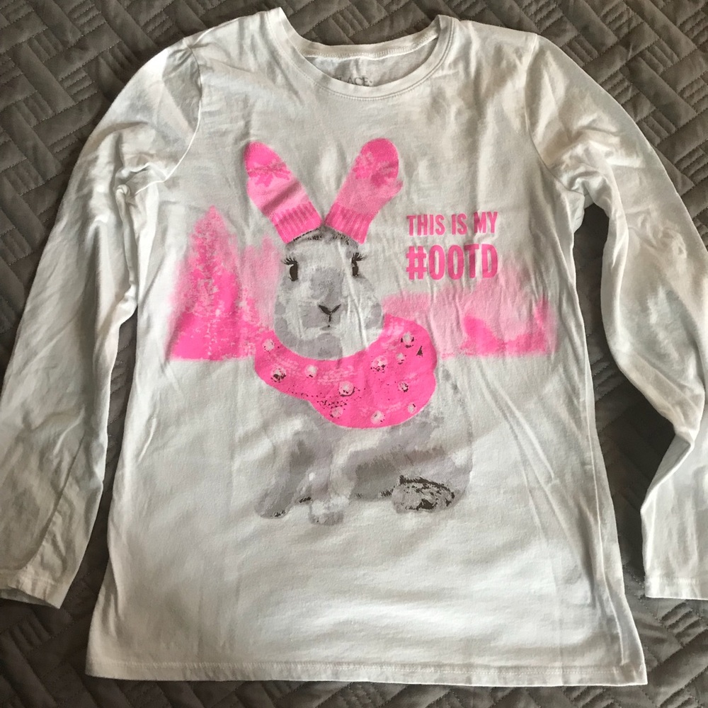 //3 for $20// This is my OOTD Graphic Top